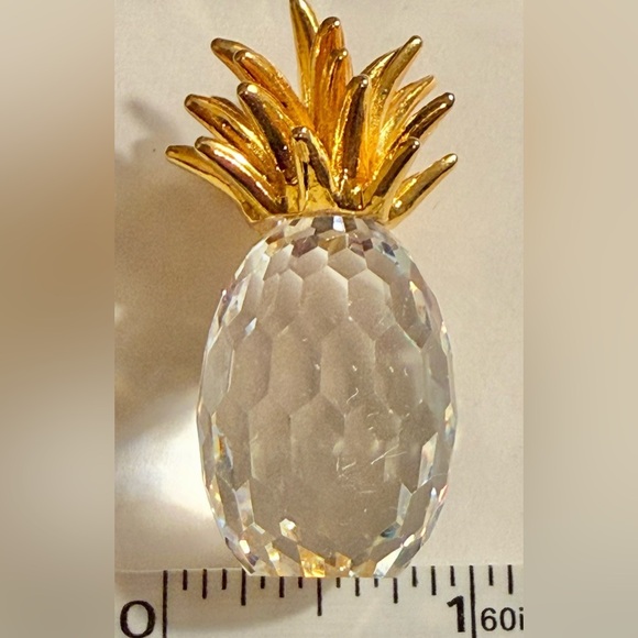 Mini crystal pineapple figurine - 2”H - minor scratches - lovely - brand unknown - Picture 2 of 7